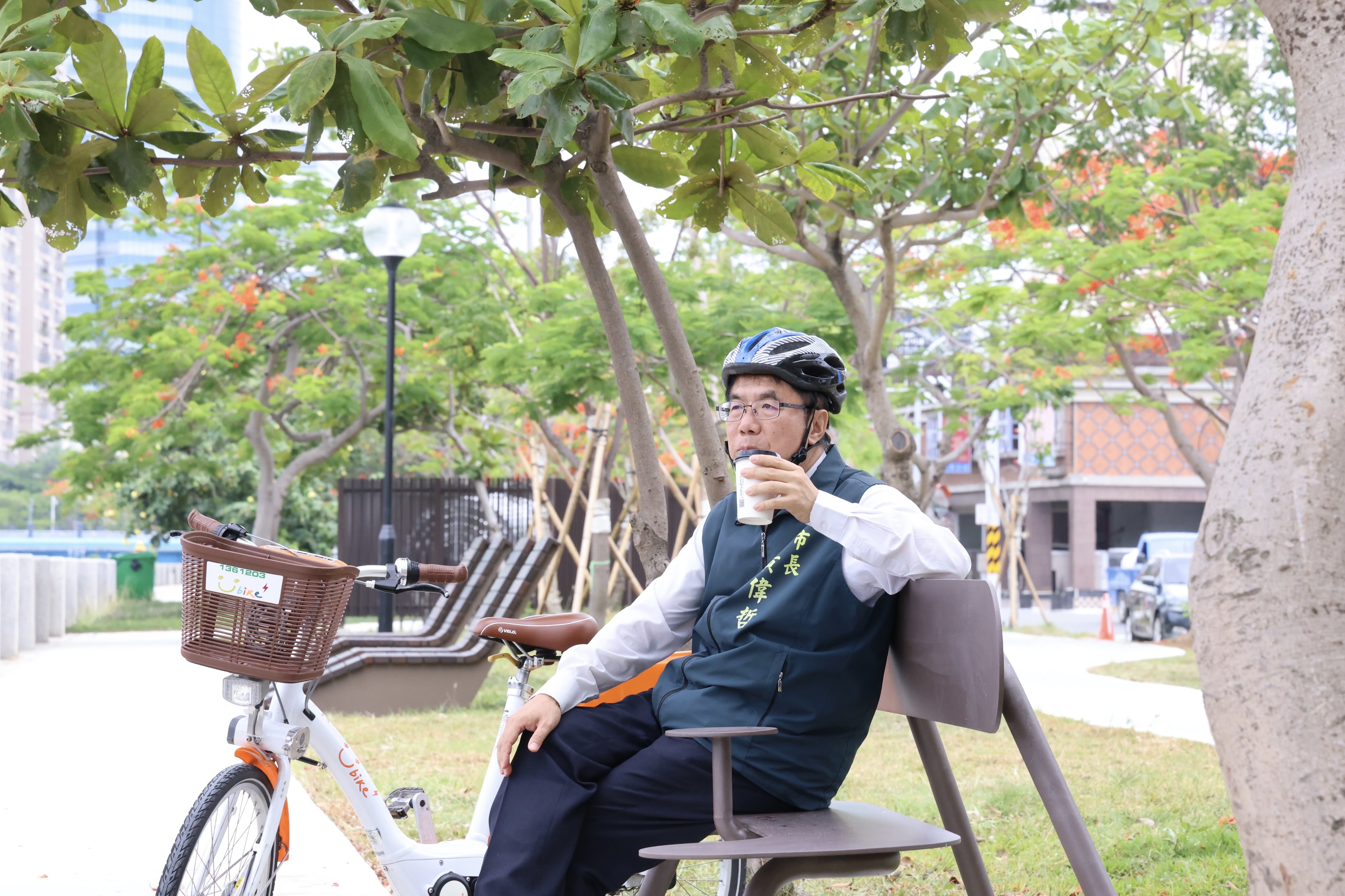百年好河迎初夏！ 黃偉哲騎單車漫遊安平運河  邀民眾體驗低碳賞鳳凰花微旅行