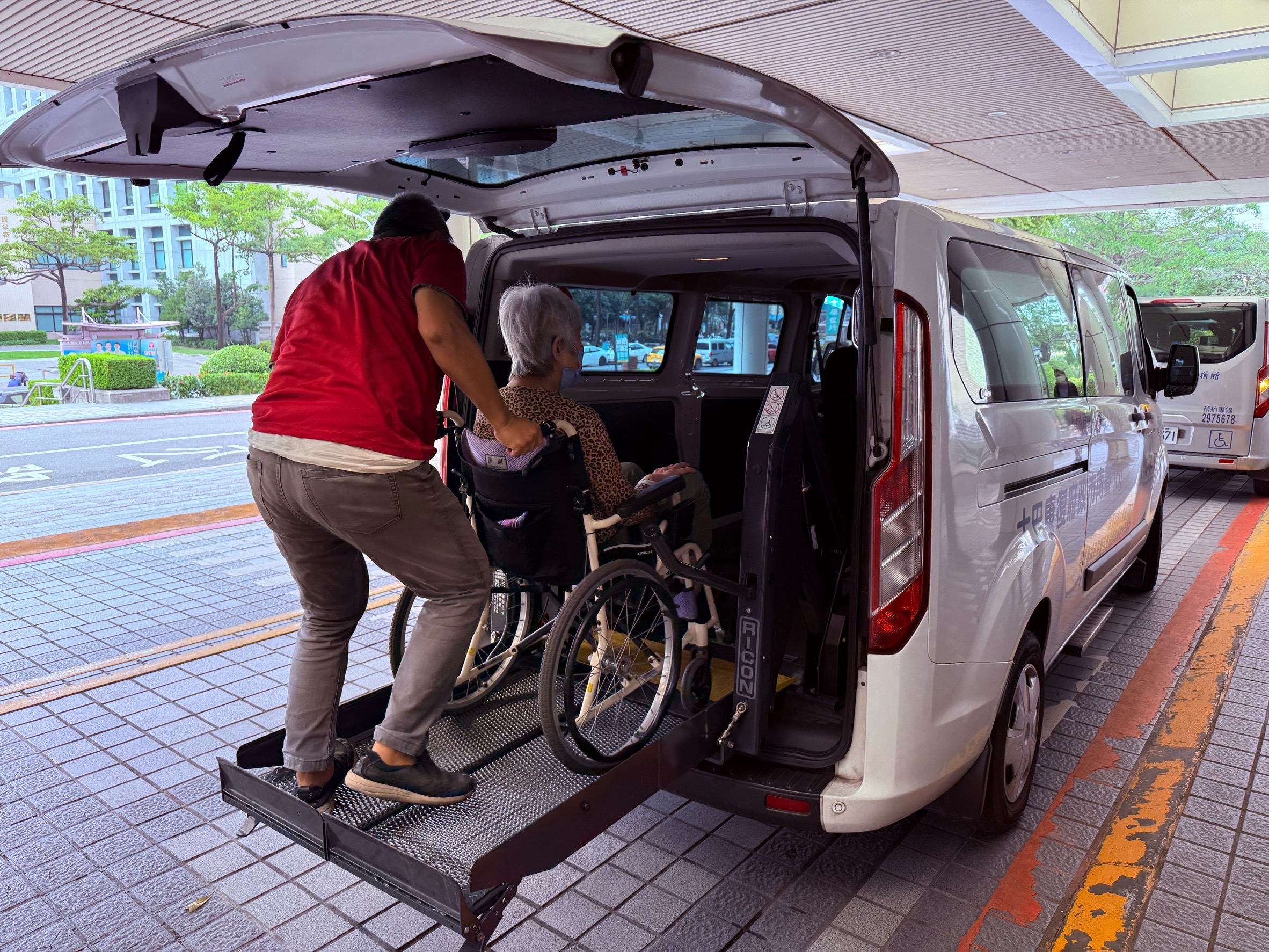 臺南守護身障交通平權，復康巴士維持車資收費標準並整合整體交通資源優化服務