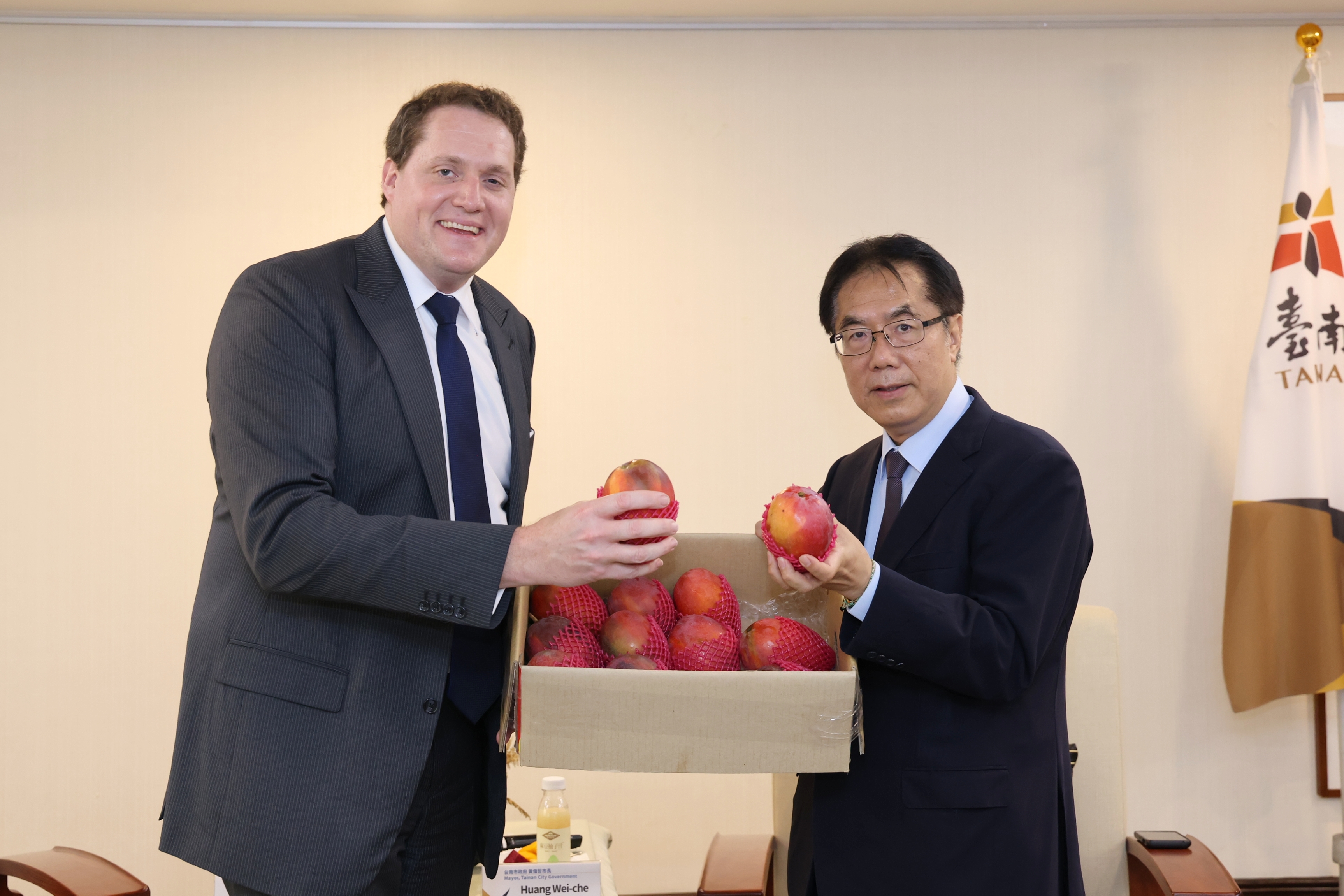 期待再相會！美國在台協會高雄分處長張子霖辭別黃偉哲市長