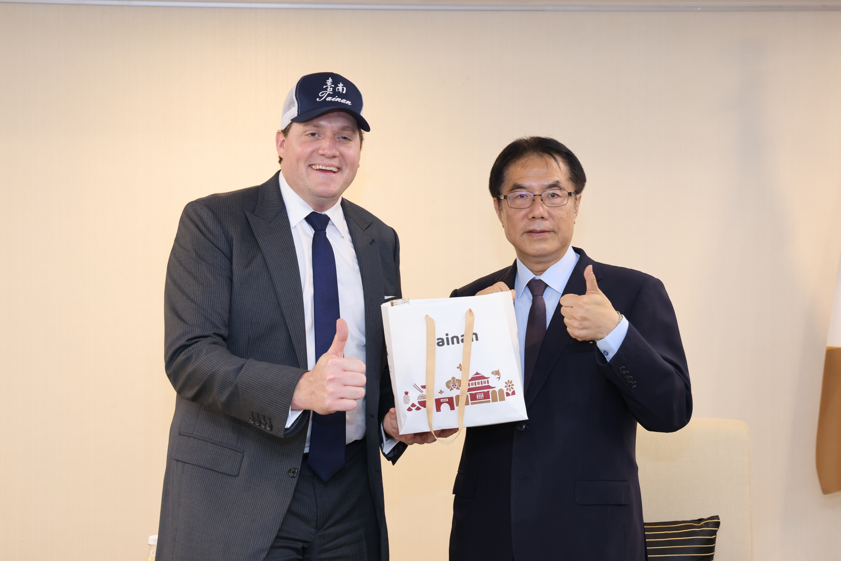 期待再相會！美國在台協會高雄分處長張子霖辭別黃偉哲市長