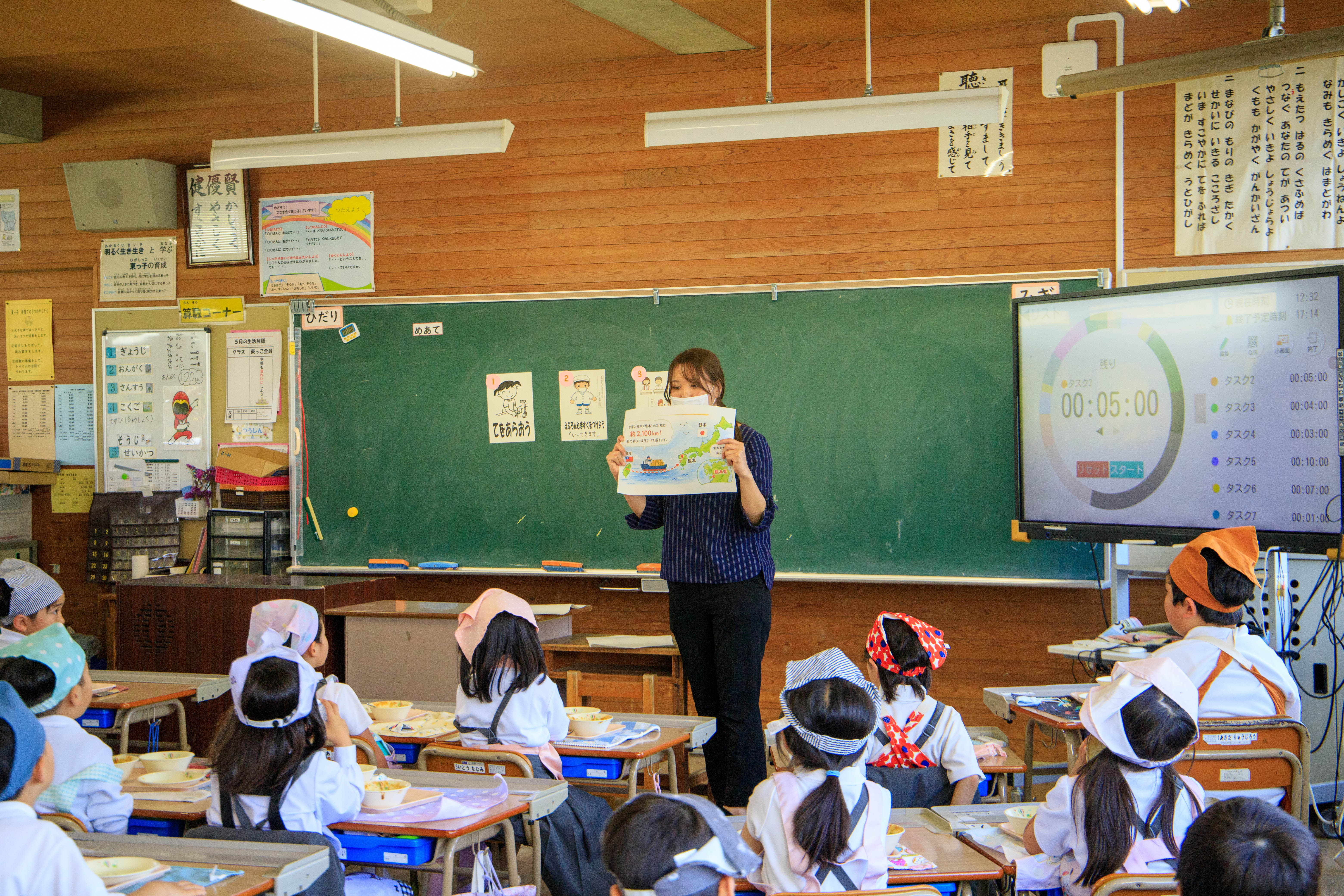 台南鳳梨產地直送日本友誼市學生餐桌，甜蜜滋味圈粉成功