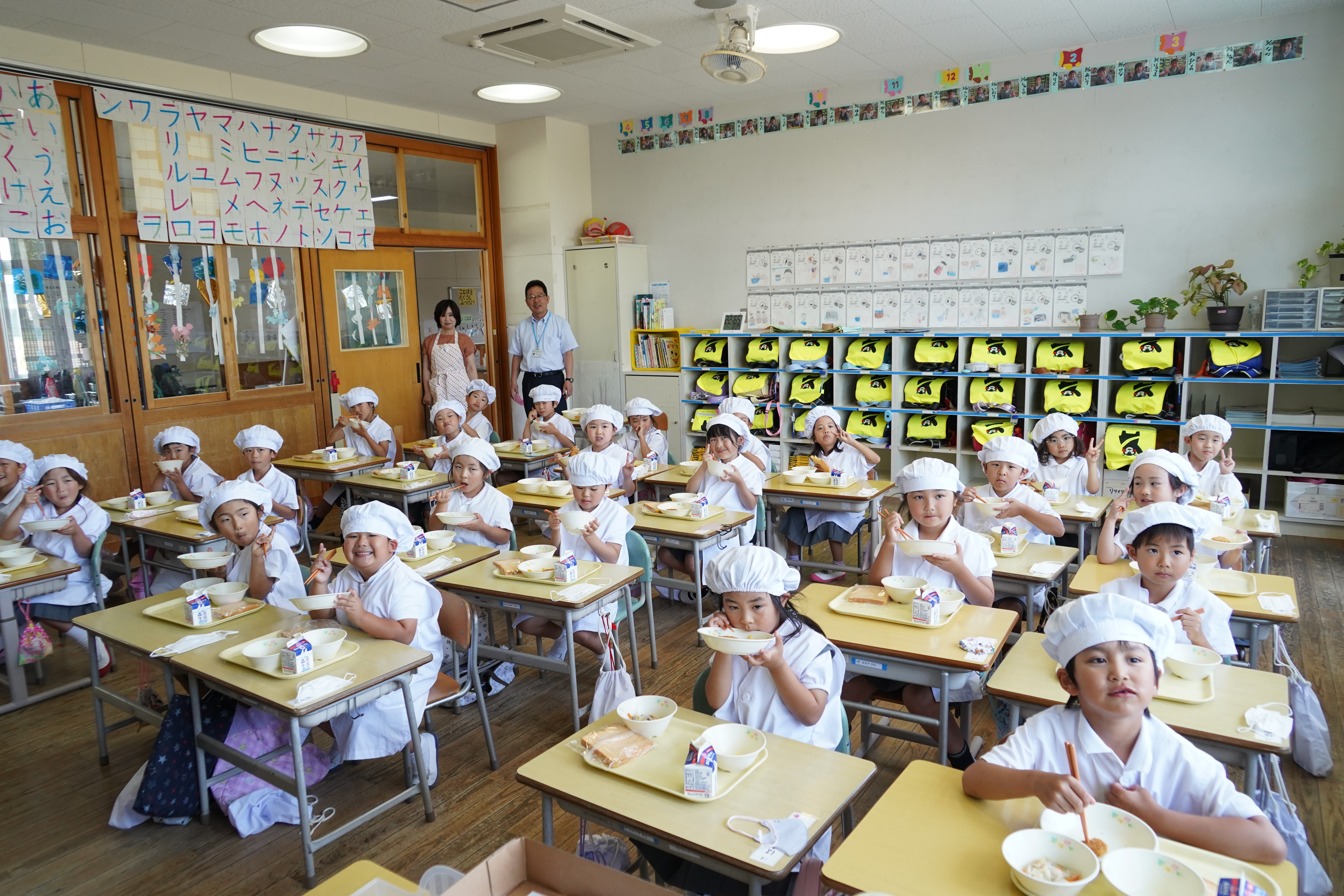 台南鳳梨產地直送日本友誼市學生餐桌，甜蜜滋味圈粉成功