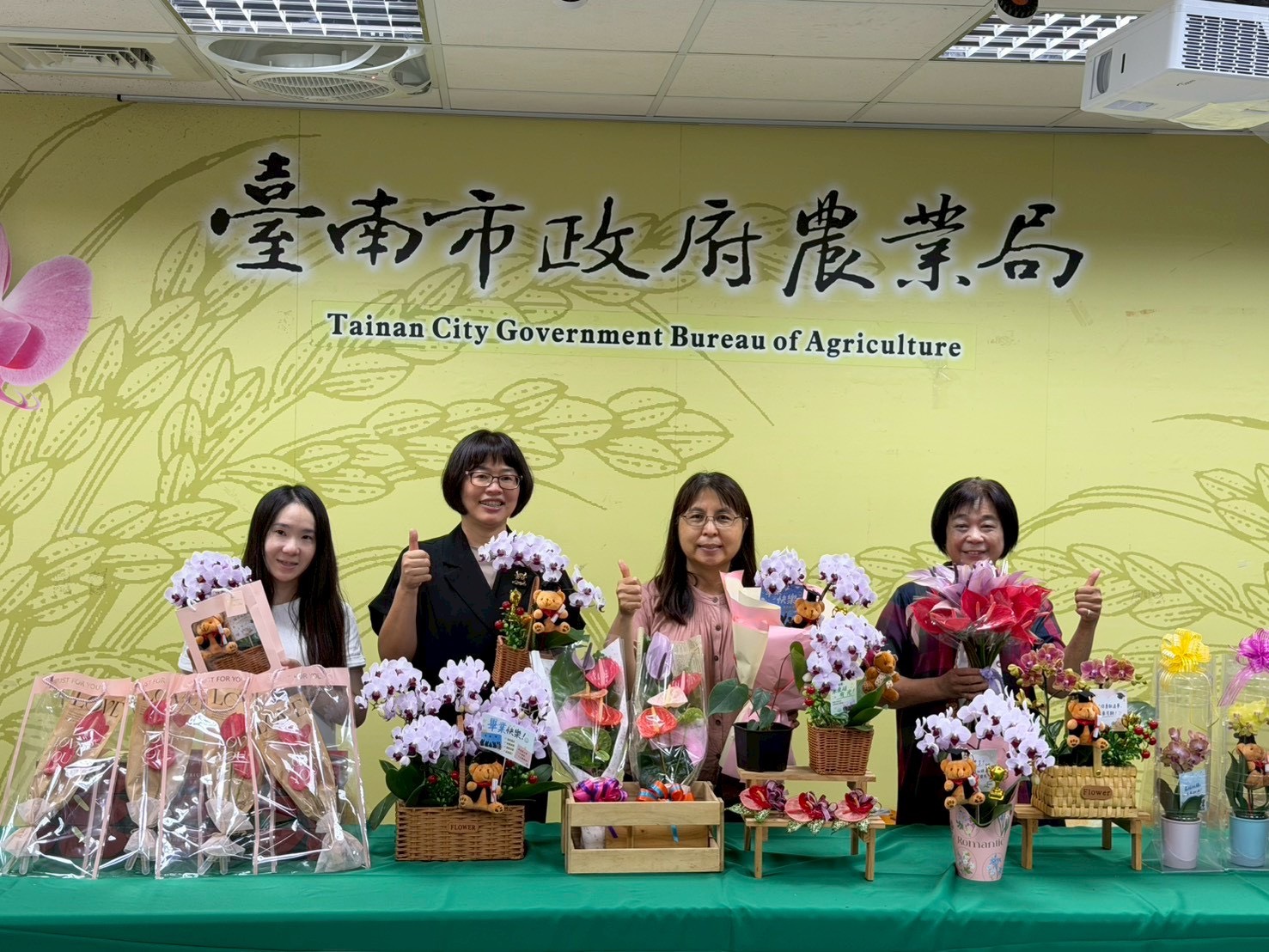 送你一個第一名 市長黃偉哲推薦在地特色花卉傳遞畢業祝福