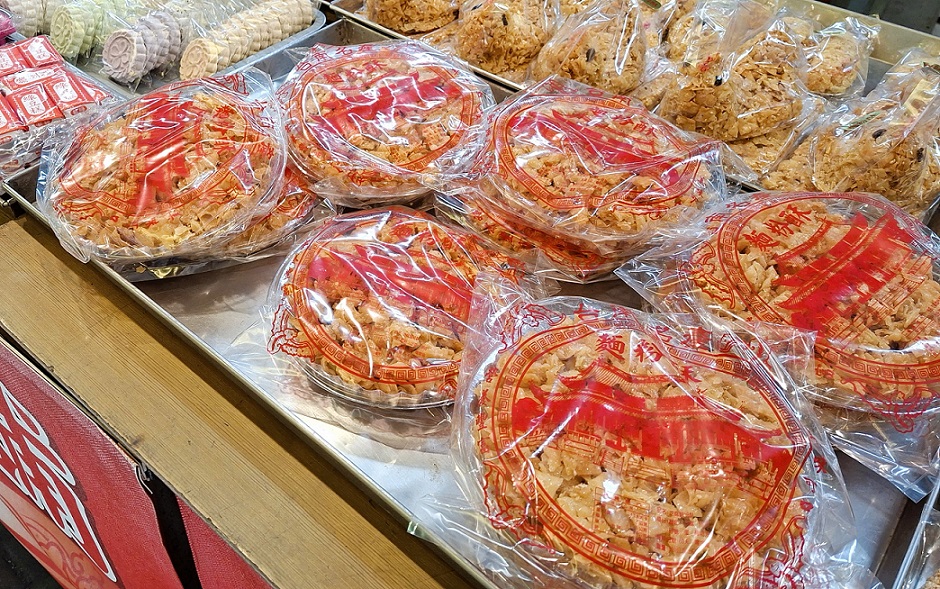 「鹹甜引路臺南味」從祭祀供品到常日點心，「萬香餅舖」不斷改良，祭品、點心都好吃
