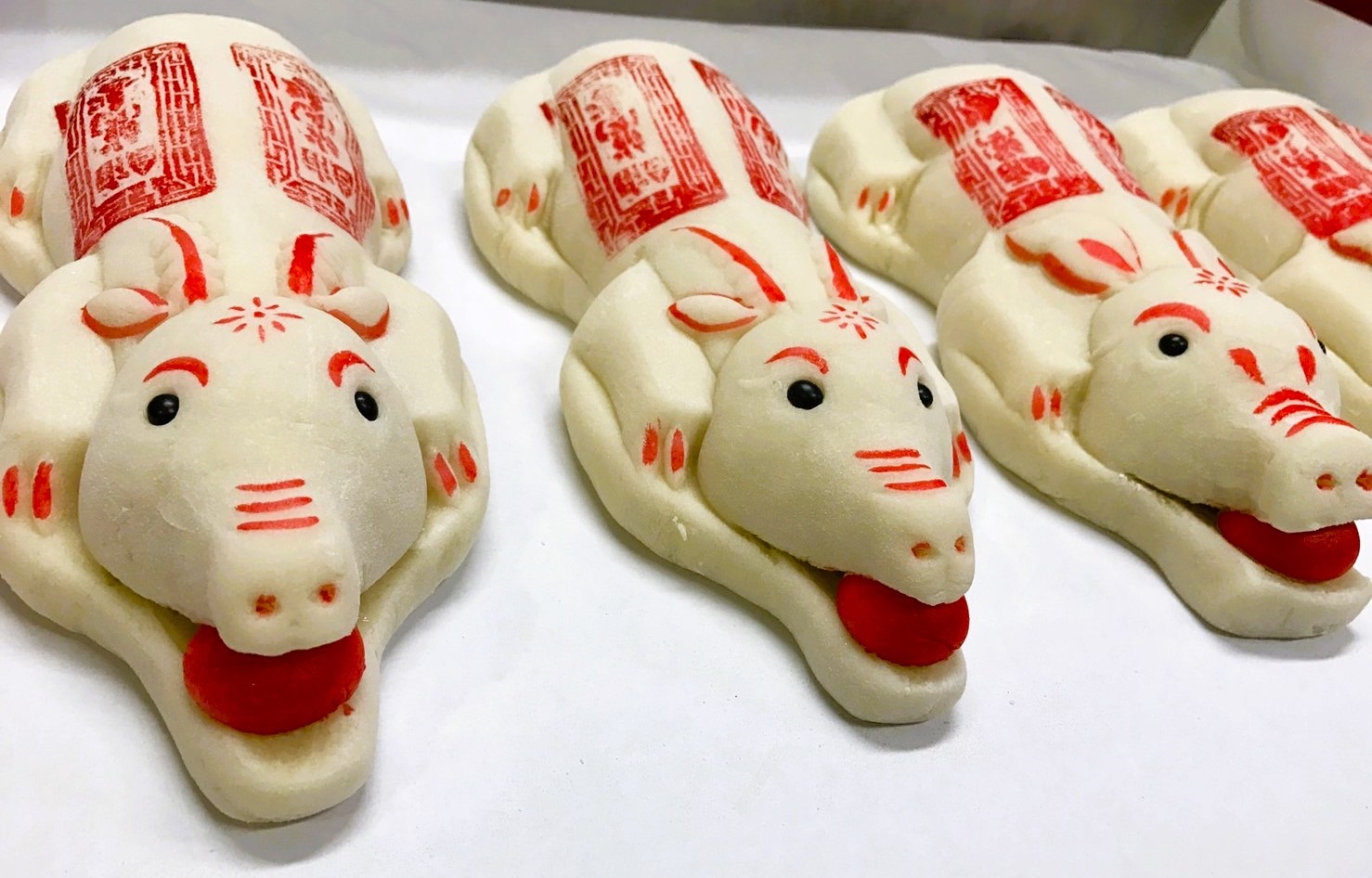 「鹹甜引路臺南味」從祭祀供品到常日點心，「萬香餅舖」不斷改良，祭品、點心都好吃