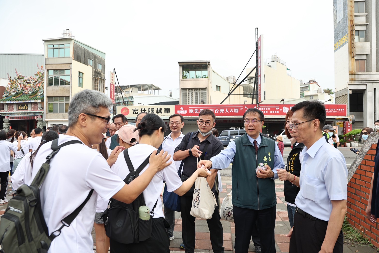 黃偉哲鳴笛領千人健走 鎮北好行串聯古蹟體驗北區文化魅力