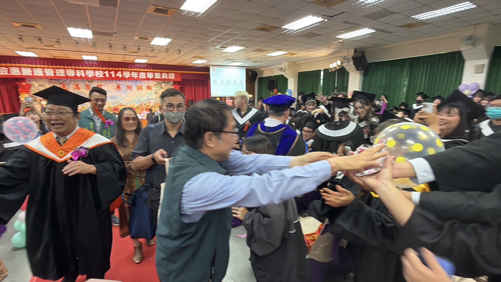 黃偉哲出席敏惠醫專畢典  勉勵投入醫護領域服務社會