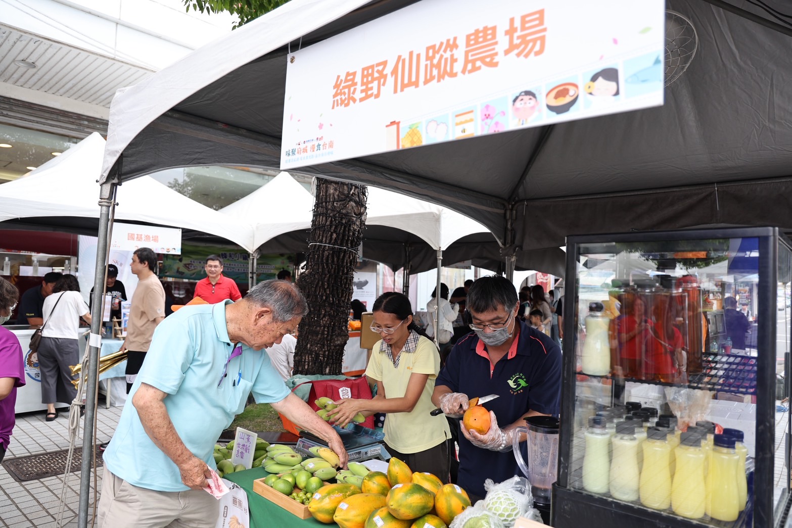 味聚府城漫食嘉義登場  黃偉哲行銷台南農產及伴手禮