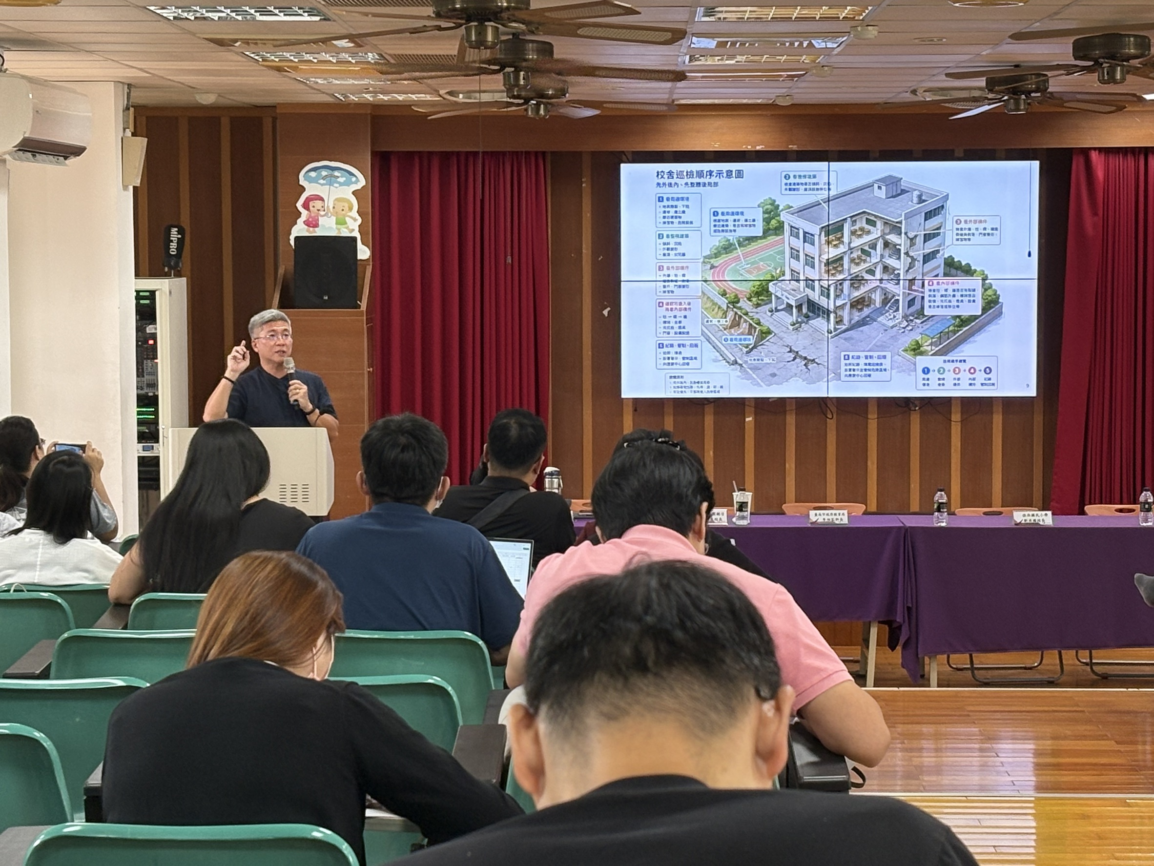 防災實力看得見！臺南市114年度防災校園評選7校獲獎、1校長獲肯定